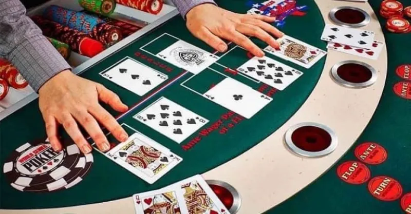 Một số ưu điểm nổi bật của lá bài tẩy trong poker